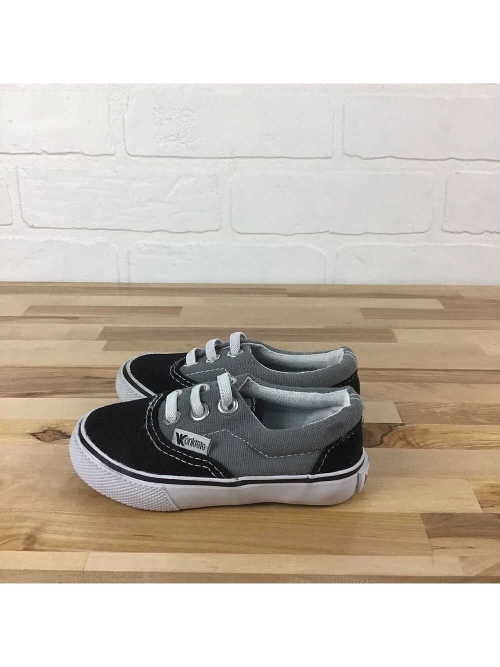 Konkrete skateboarder baby shoes size 4